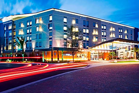 Aloft Jacksonville Tapestry Park