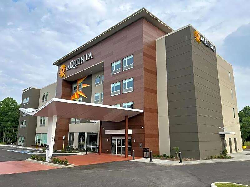 La Quinta Inn & Suites by Wyndham Manchester / Arnold AFB