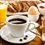 Econo Lodge Inn & Suites