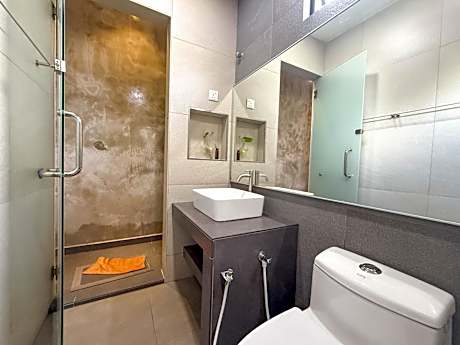 Deluxe Double Room with Shower