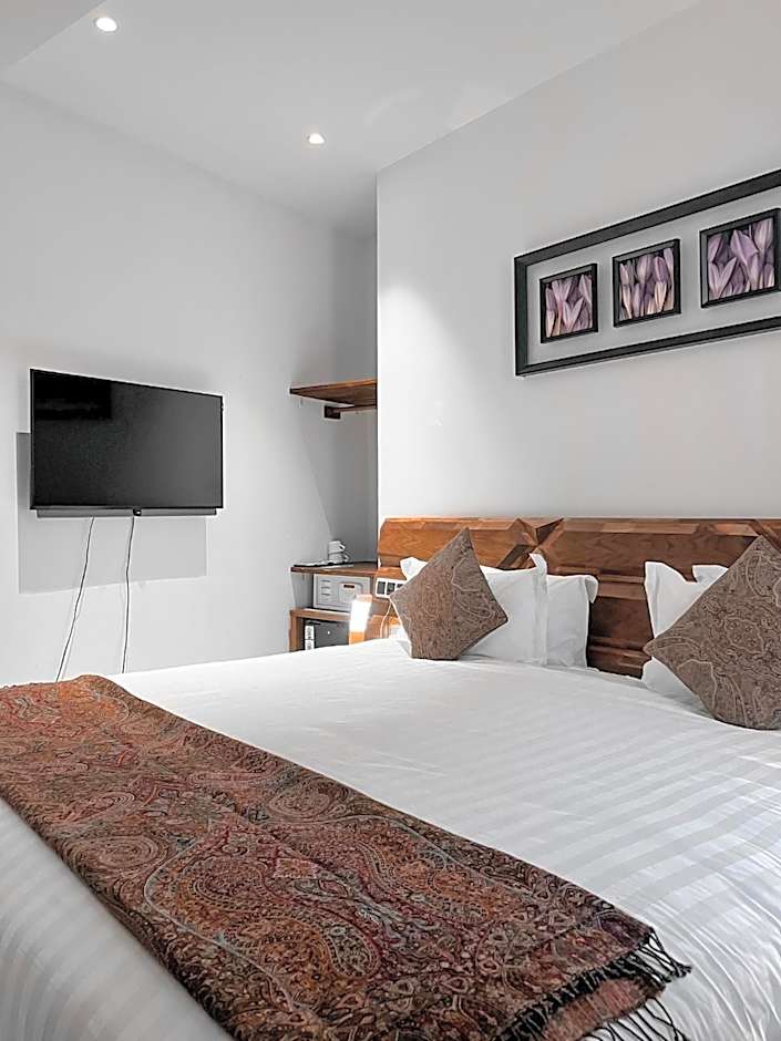 Anahita Boutique Hotel