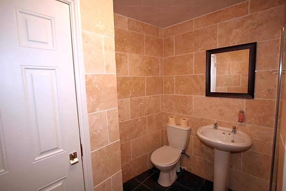 Central Studios Gloucester Road by RoomsBooked