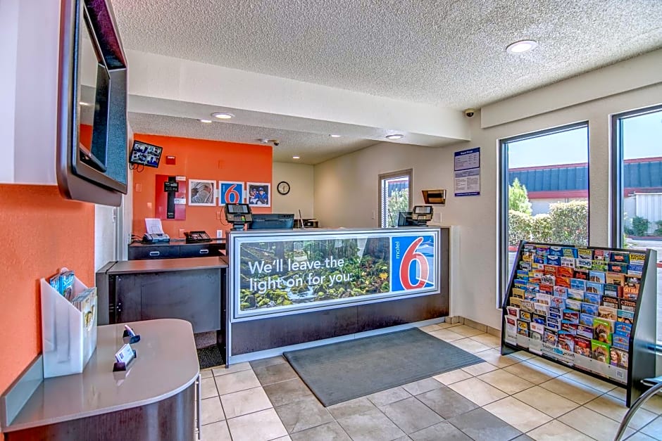 Motel 6-Stockton, CA - Charter Way West