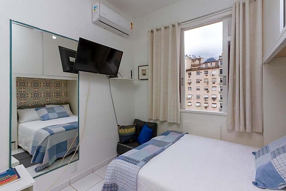 50 METROS DA PRAIA DE COPACABANA