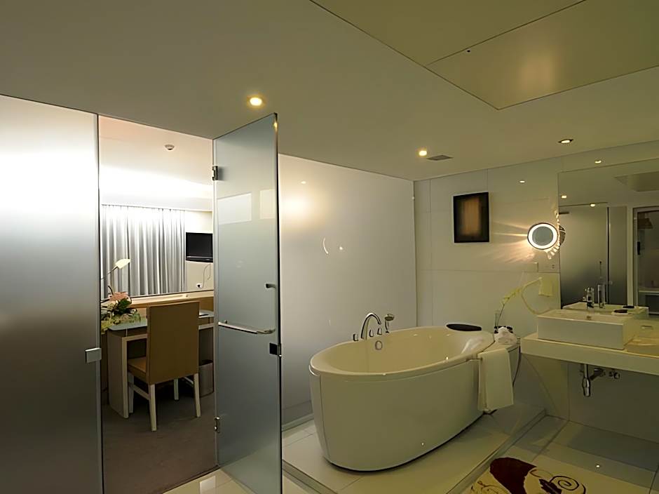 Welcomhotel by ITC Hotels, Ashram Road, Ahmedabad