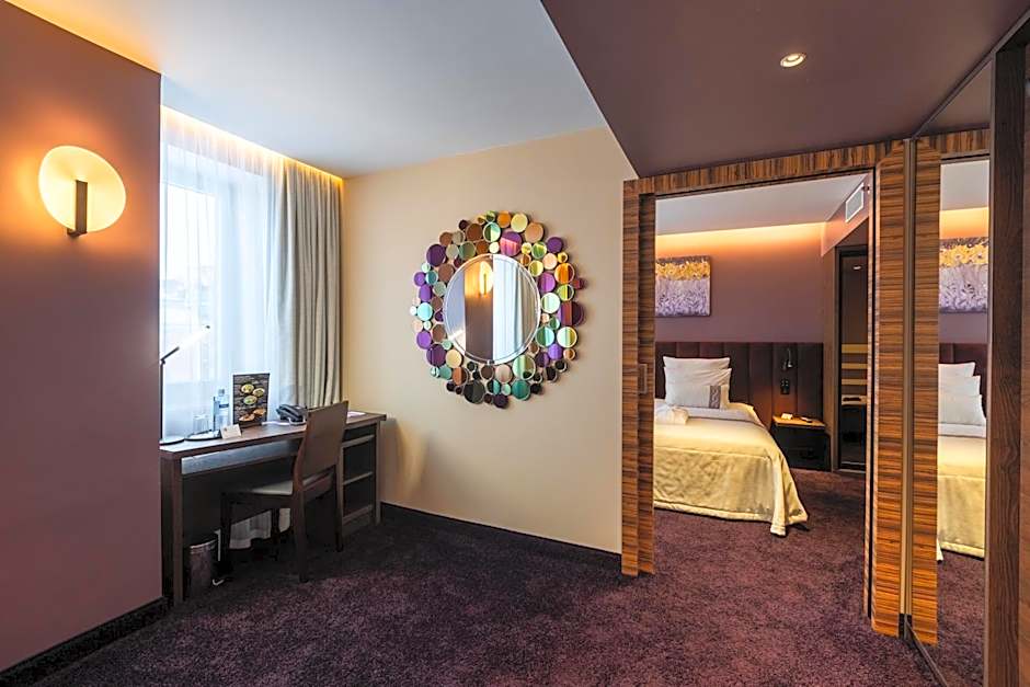 Avalon Hotel & Conferences