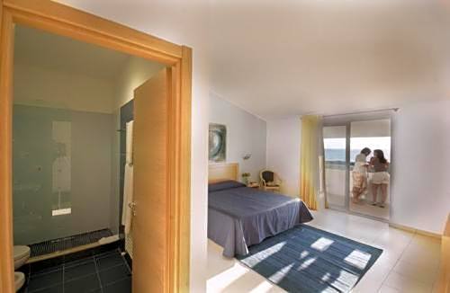 Photo 1 of 5 of Double Room