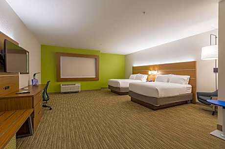 2 Queen Suite Hearing Access Nonsmoking