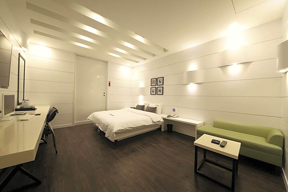 Premium Ava Hotel