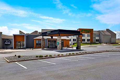Holiday Inn Coralville - Iowa City by IHG