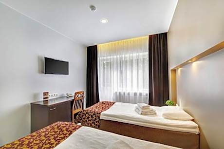 Twin Room with Spa Access