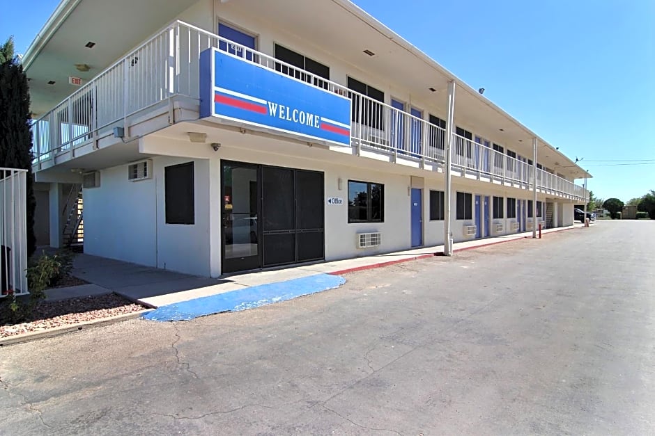 Motel 6-Carlsbad, NM