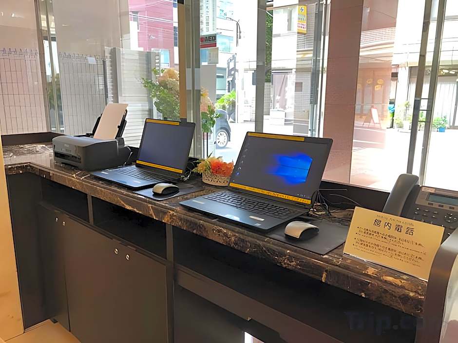 Toyoko Inn Tokyo Shinjuku-gyoemmae-eki 3-ban Deguchi