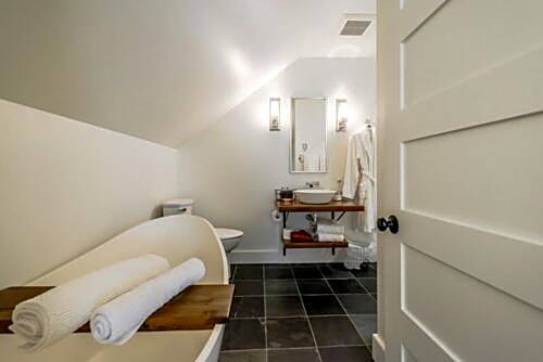 Woodbourne Inn