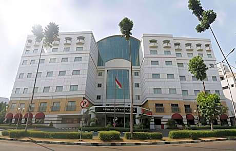 Surabaya Suites Hotel Powered by Archipelago