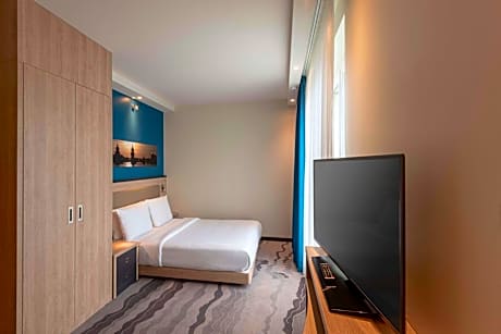 Queen Room - Accessible
