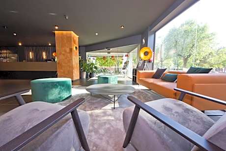 Aparthotel Atenea Valles