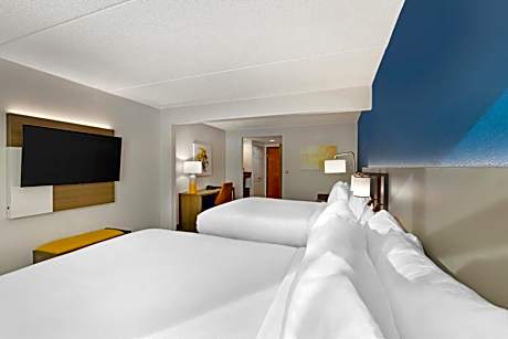 2 Queen Beds Nonsmoking