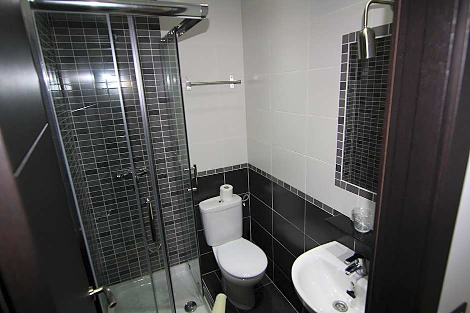 Hostal MH Fuencarral