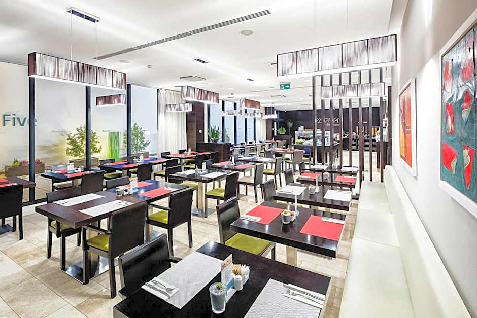 Occidental Praha Five