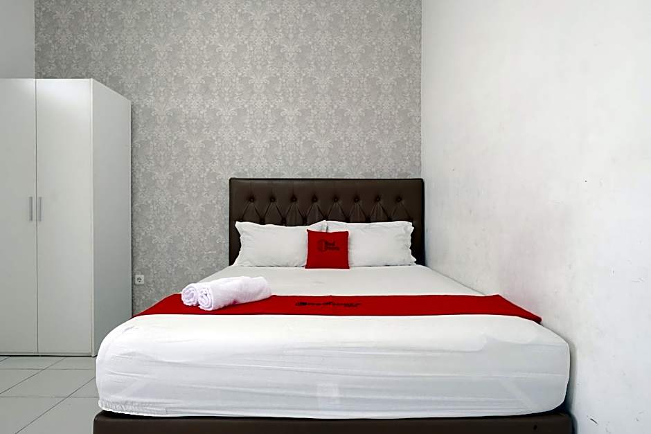 RedDoorz @ Griya Martha Sumber Solo