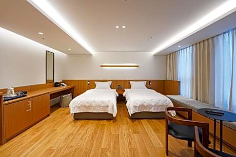 Large Twin Room