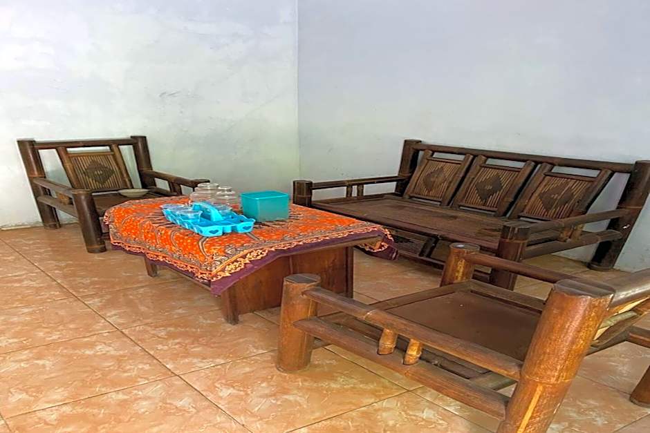 OYO 93784 Kost Bu Eli Syariah