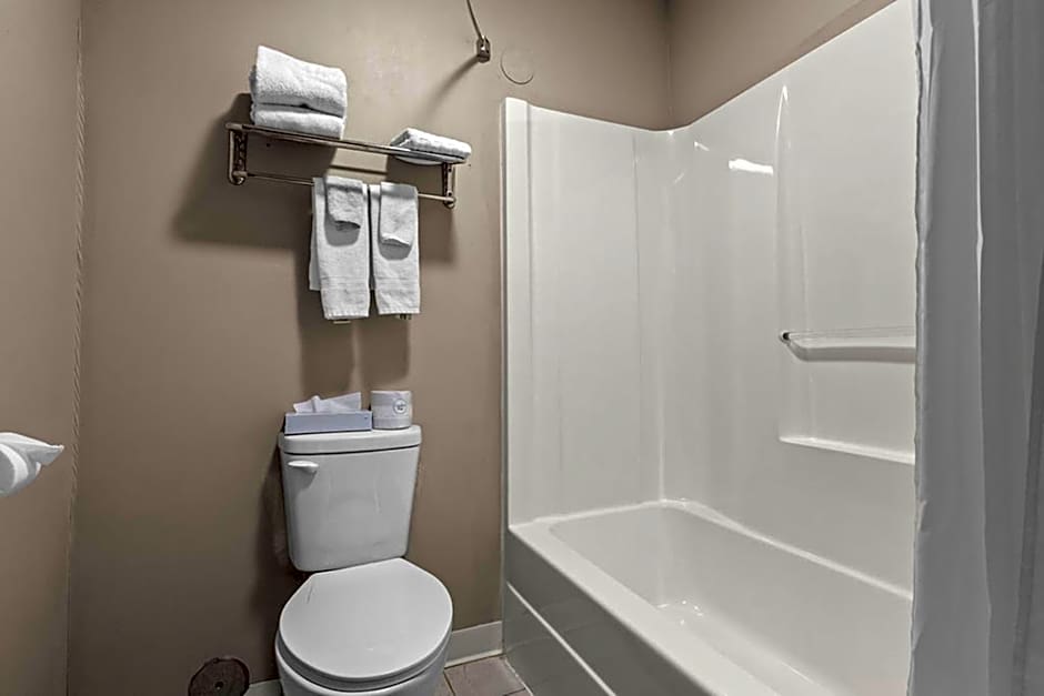 Burgundy Inn & Suites