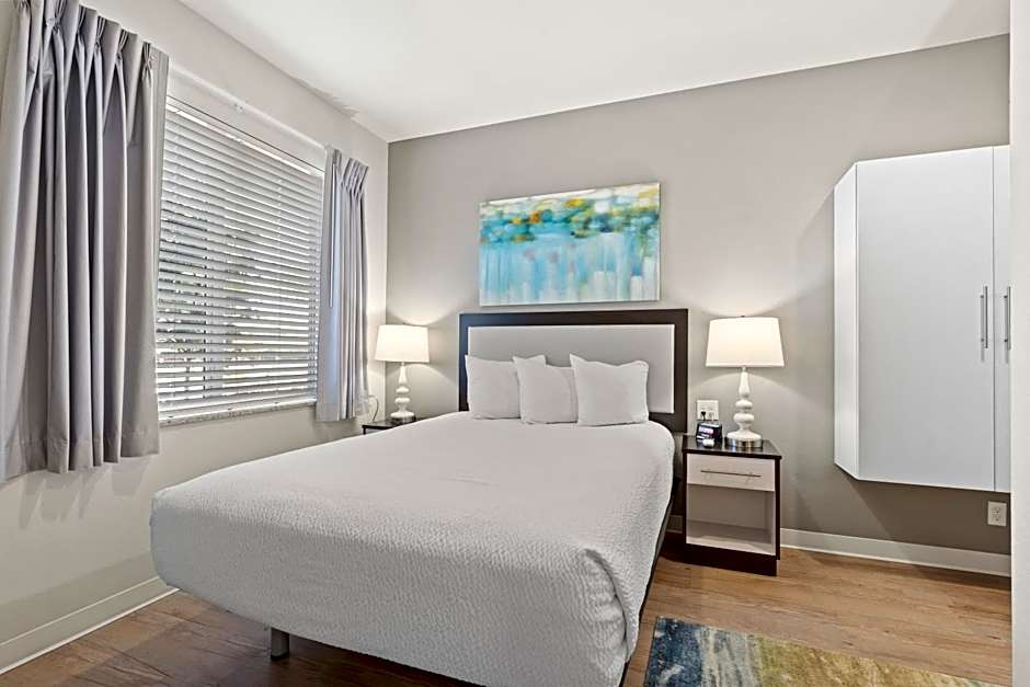 WaterWalk Extended Stay by Wyndham Kansas City - Overland Pk