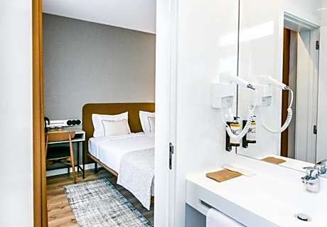 Classic Room with Street View