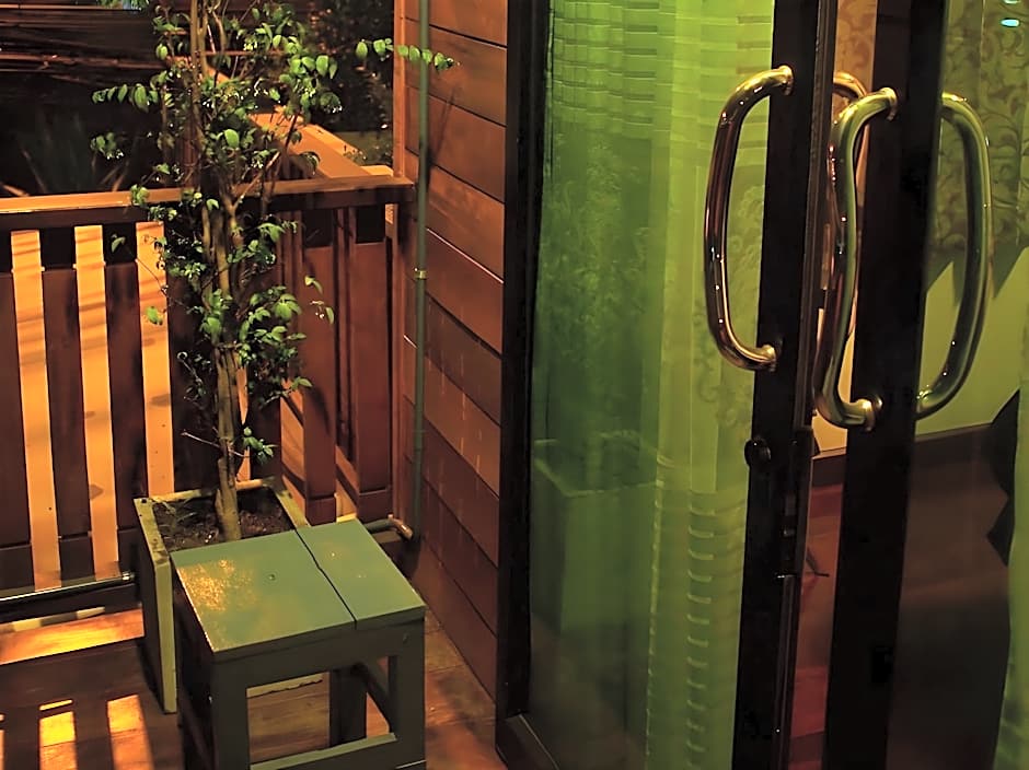 Chommuang Guest House At Ayutthaya.