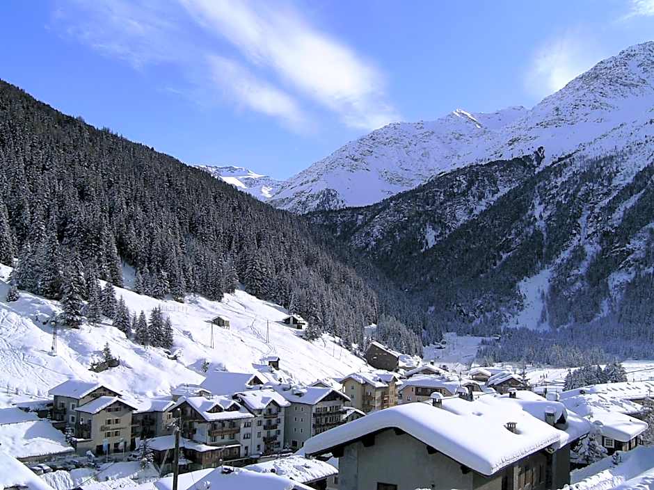 Hotel Meublè Adler - Rooms & Mountain Apartments