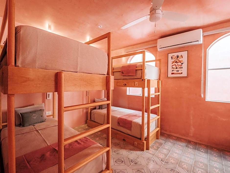 Casa Amate 61 Boutique Hostel