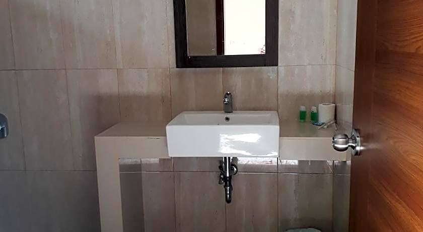 BUKIT KENARI Hotel & Restaurant