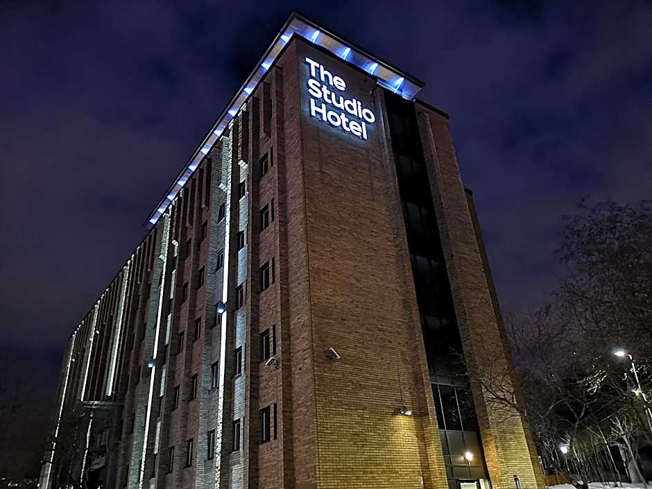 First Hotel The Studio