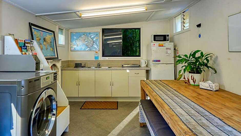 Mt Larcom Tourist Park