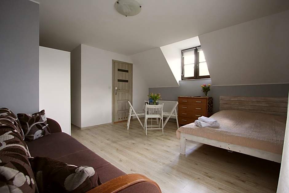 Pokoje Nadrzeczna 45