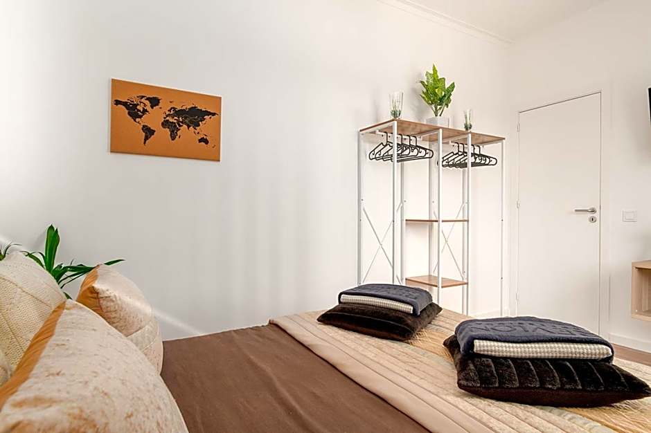 Avenue View Rooms - Guest House