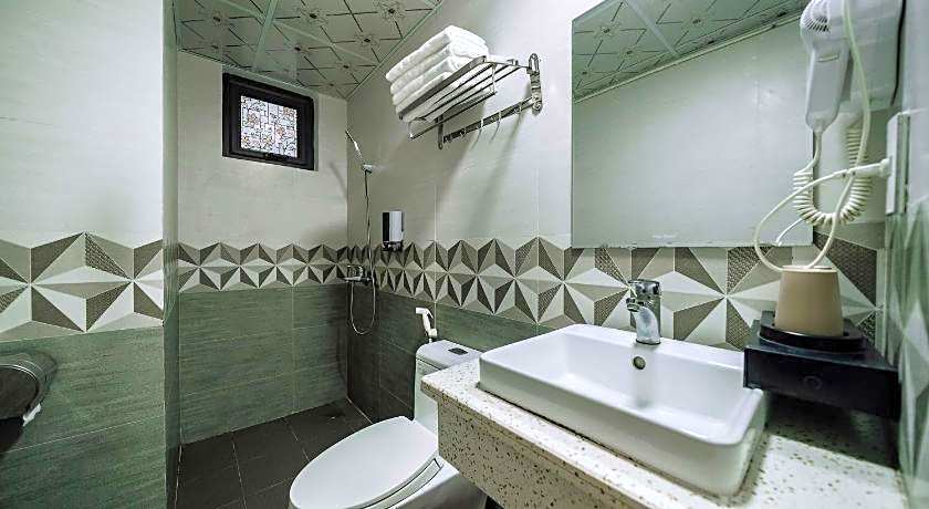 Rose Nhung Hotel CatBa