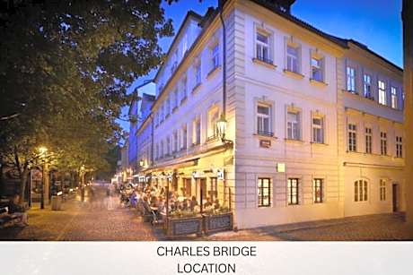 Hotel At the Golden Scissors