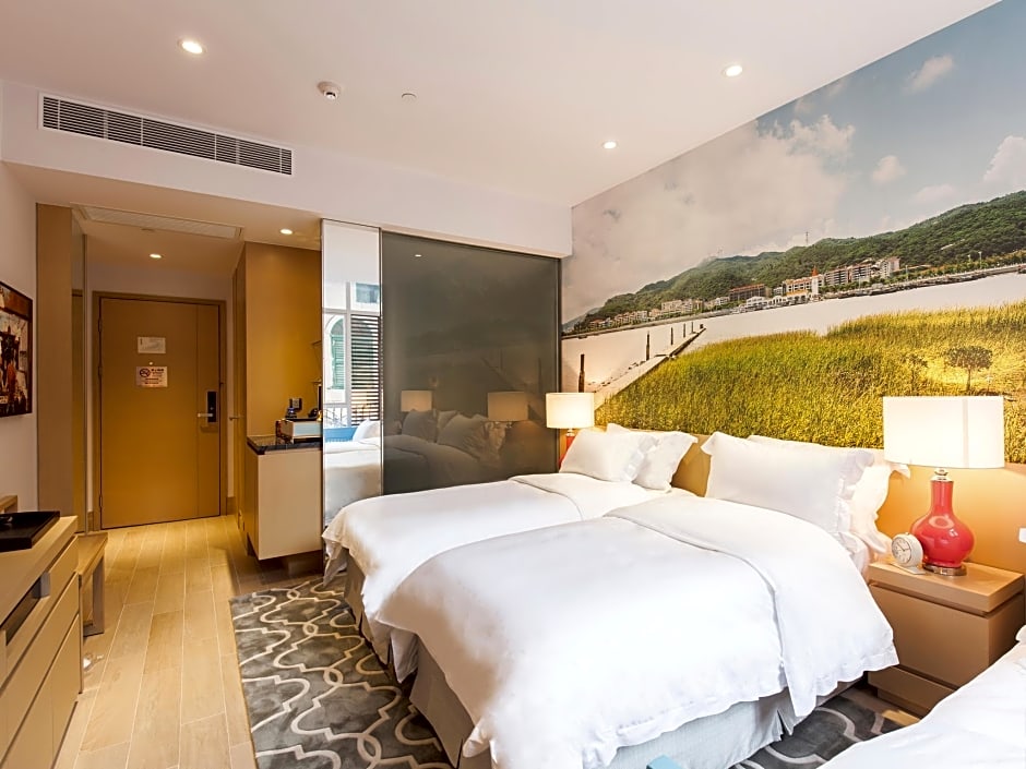 Caravel Hotel