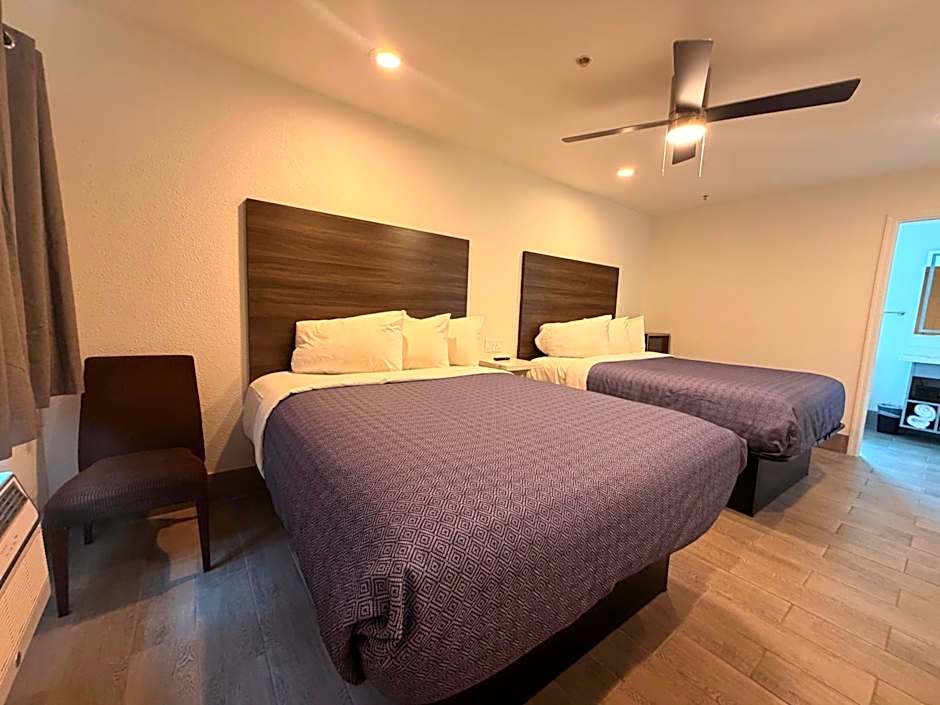 Holland Inn and Suites