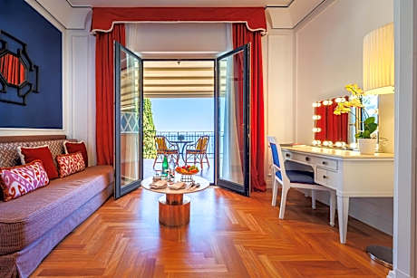 PREMIUM TERRACE JUNIOR SUITE ( 3 ADULTS )