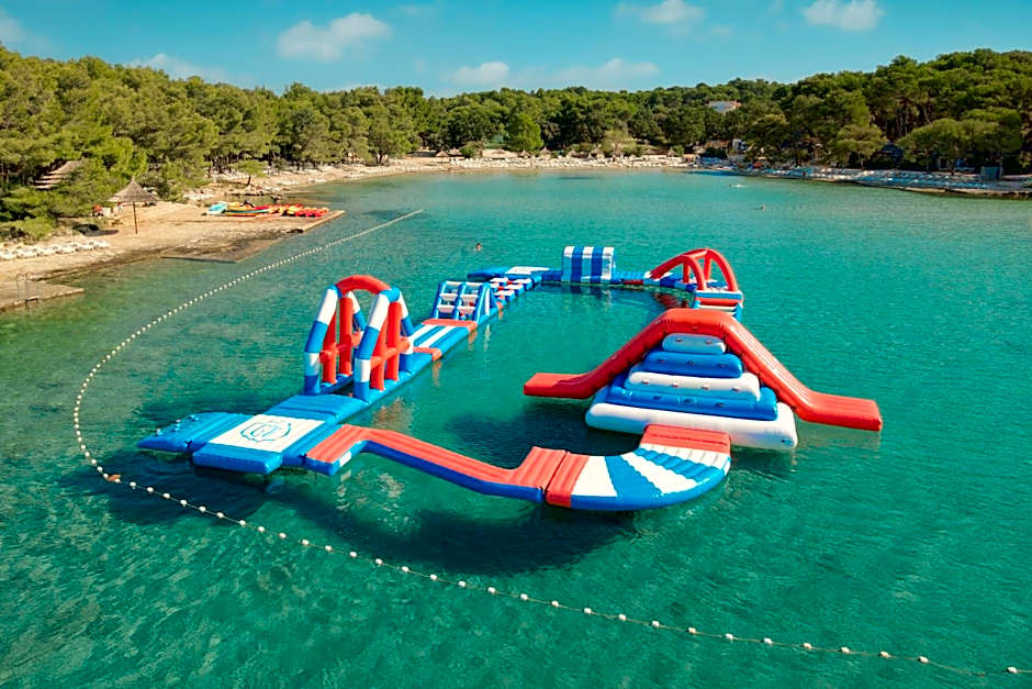 Pine Beach Pakostane - All Inclusive light