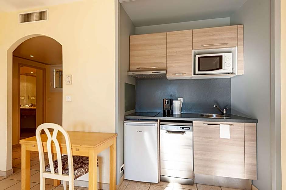 Residhotel Golf Grand Avignon