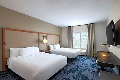 Standard Queen Room with Two Queen Beds and Roll-in Shower - Mobility Accessible