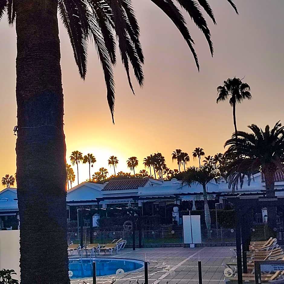 Maspalomas Lago Canary Sunset