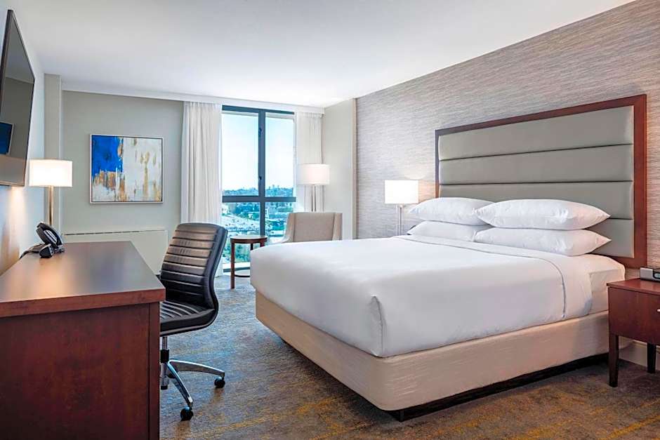 Photo 1 of 4 of Deluxe 1 King Bed Guestroom