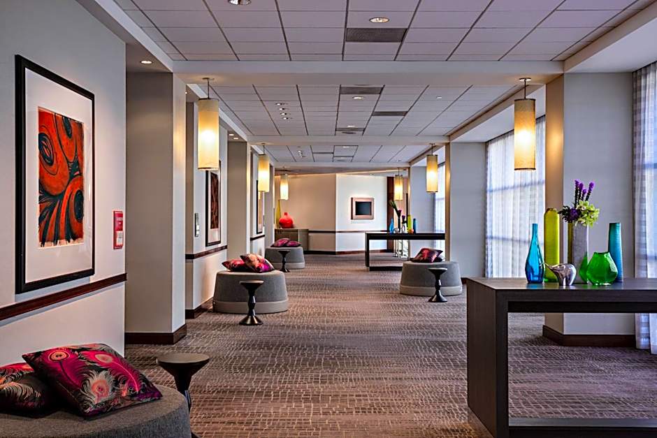 Renaissance by Marriott Las Vegas Hotel