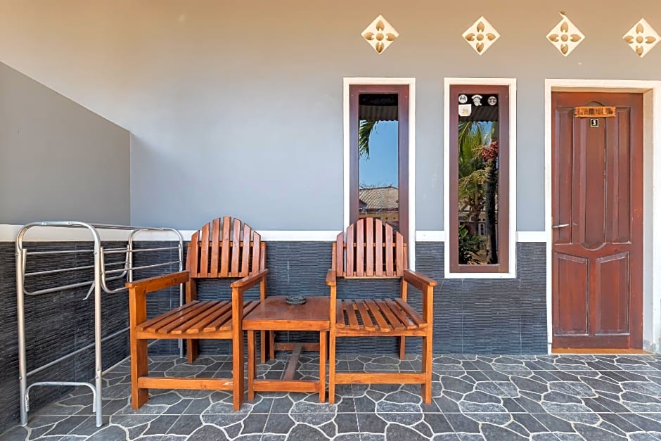 RedDoorz near Pantai Ujung Genteng